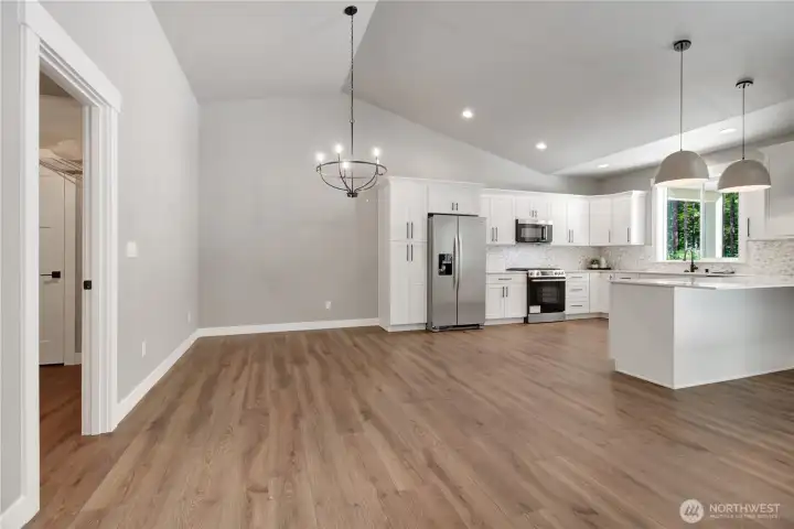 Well planned dining area with room to seat 12 people for thansksgiving!