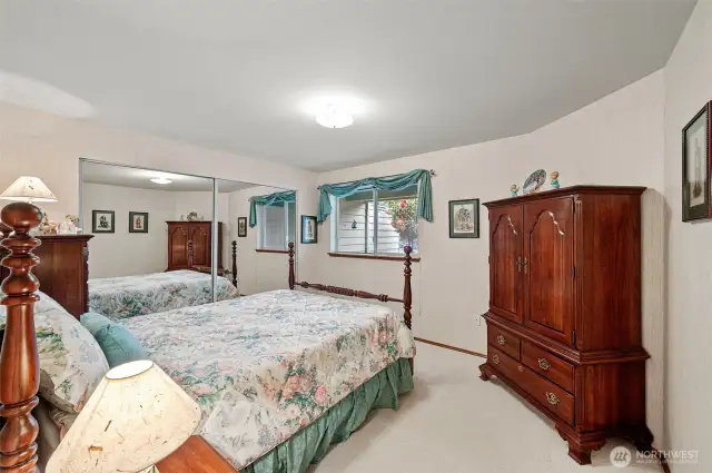6553 2nd bedroom.