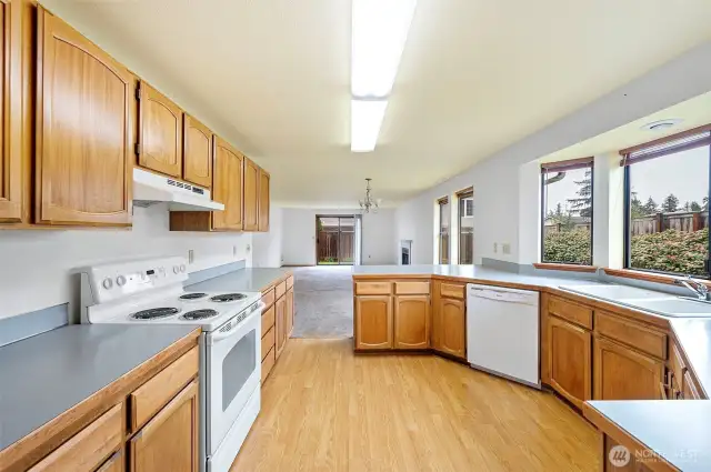 6551 Kitchen.