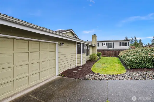 6551 Front Yard.