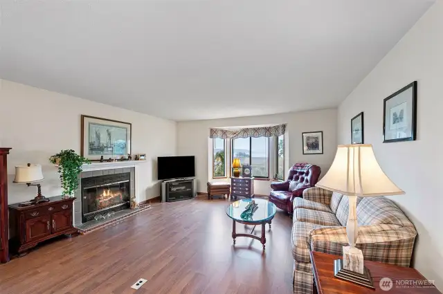 6553 family room with water views.