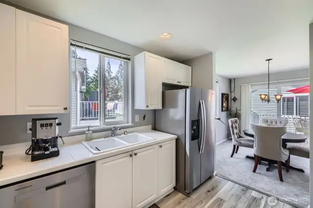 Newer (2022) stainless appliances!!