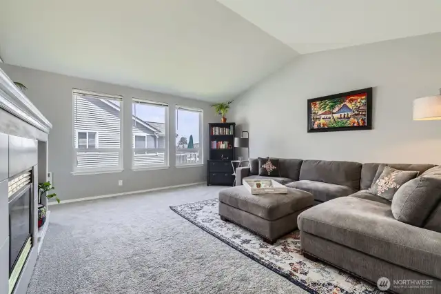 Light & bright living room!