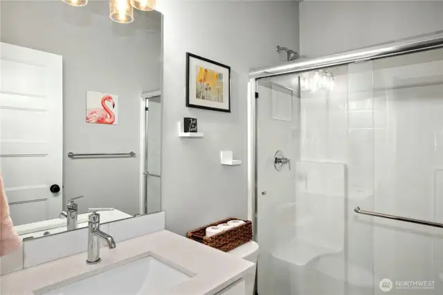 ground floor en suite bath