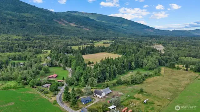 Dreaming of owning a large piece of land in the country? Welcome home!