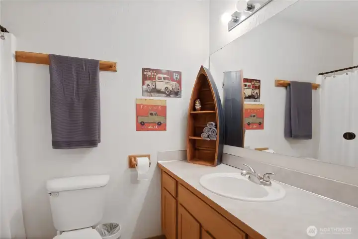 Secondary full bath