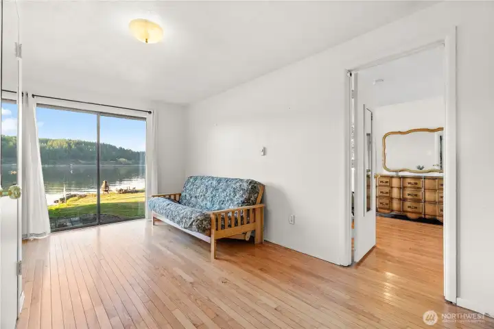 Sitting room or office off primary