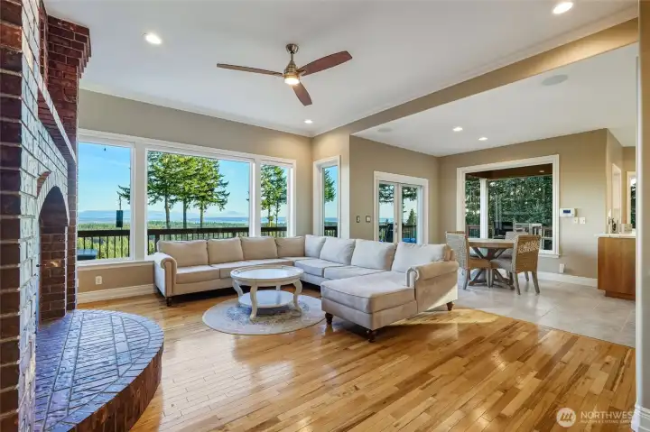 Fireside Family Room~