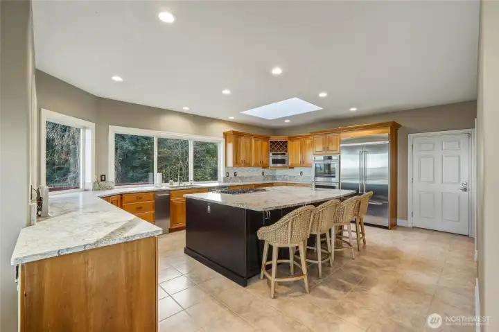 Giant Entertainment-Sized Modern Kitchen~
