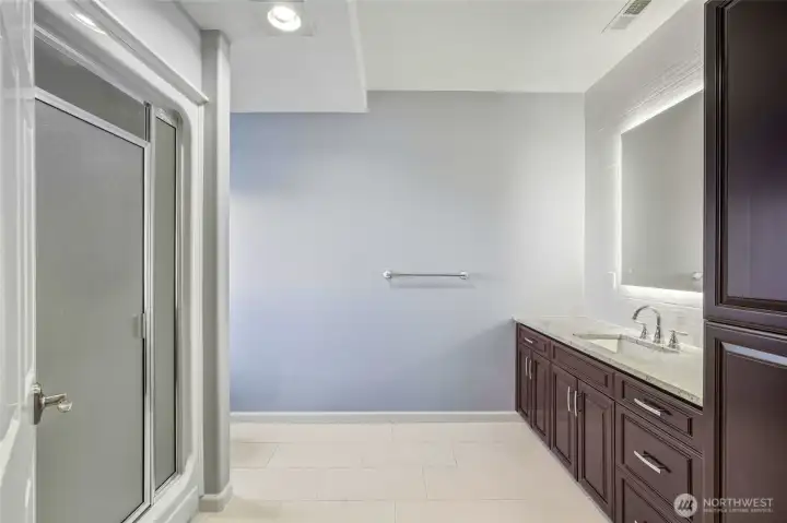 Private Lower Suite Bath~
