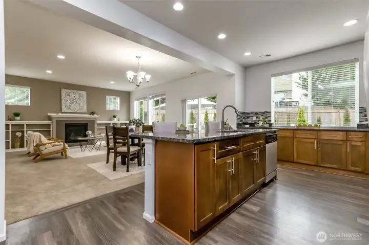 This angle shows the additional cabinetry under the window and offers even more countertops.