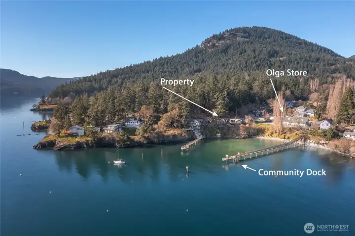 The property has one of the only permitted buoys in Buck Bay!
