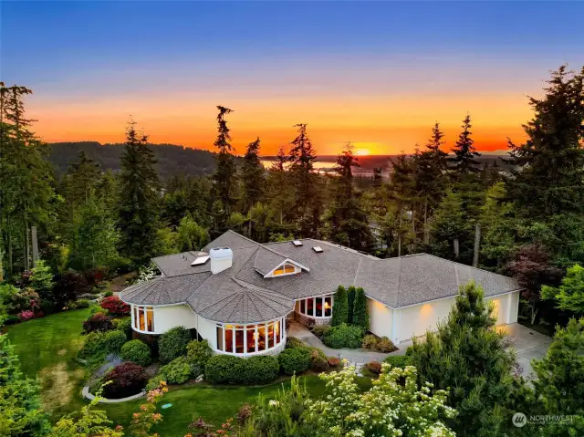 Absolutely exquisite! Pacific Northwest 1-Acre (+/-) estate at the top of Puget Hill spanning FOUR (RARE) city, bay and sunset view lots.  Listing Includes:  701 Racine Street  705 Racine Street  145 47th Street and  149 47th Street