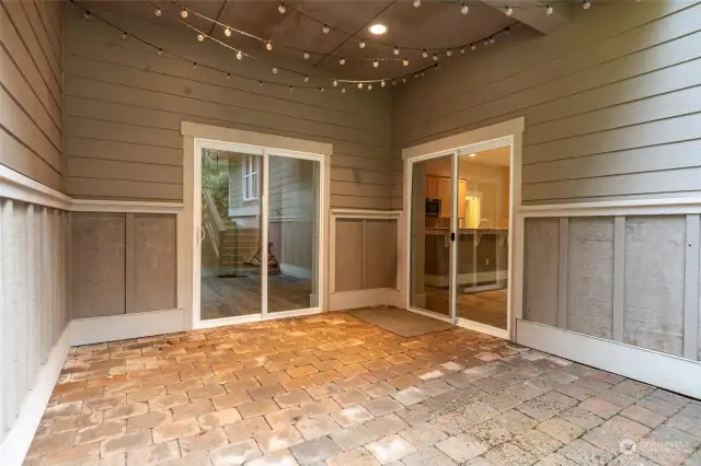 Private covered back patio/courtyard