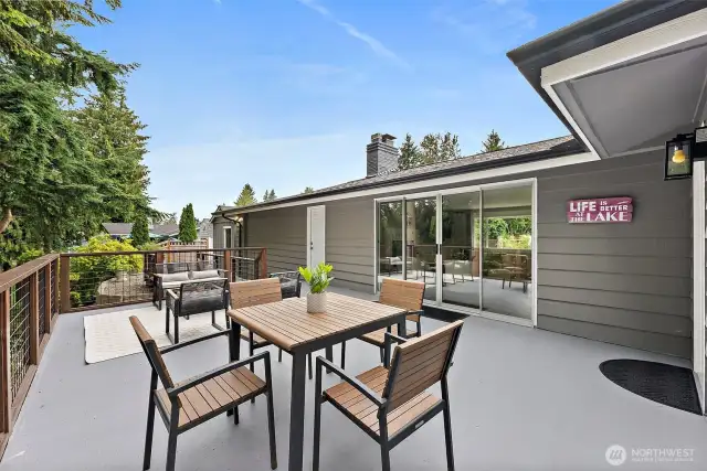 Huge deck, great for entertaining!