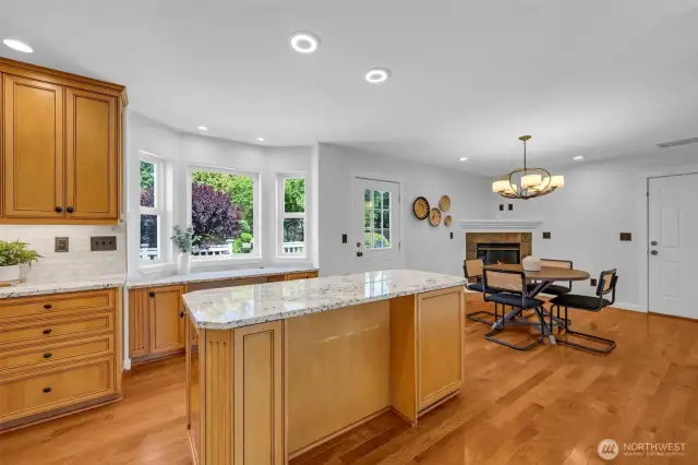 Large kitchen with dining area off the livingroom