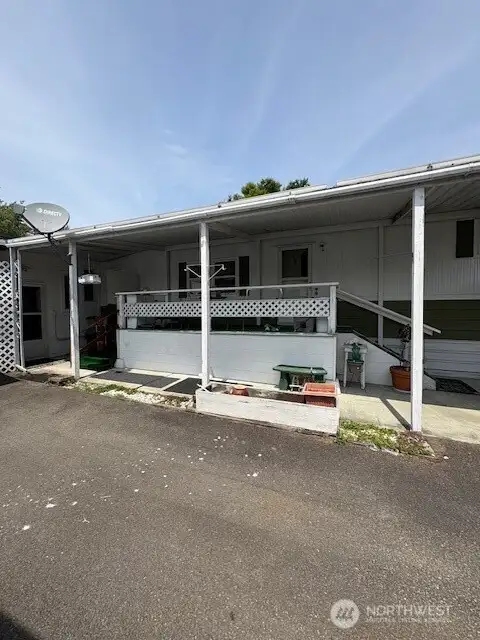 covered entry porch