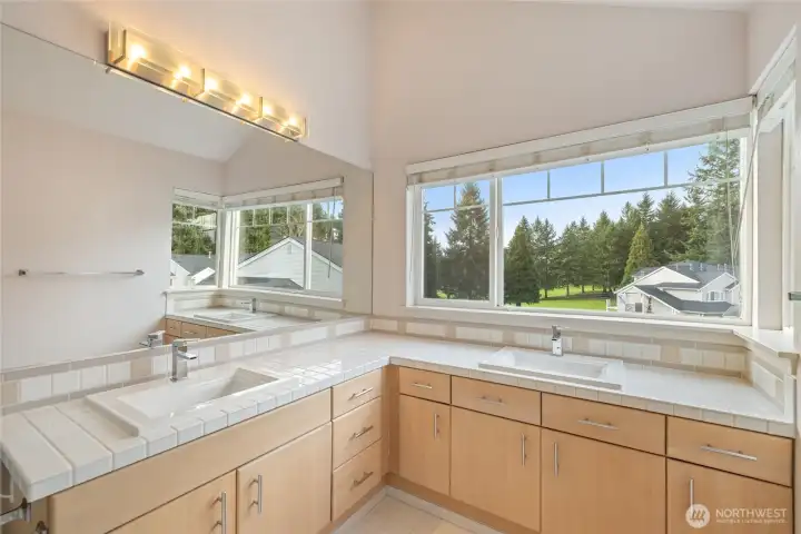 Primary Bathroom with 2 sinks!!!