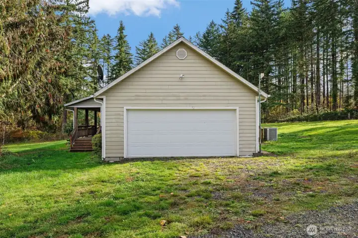 Oversized 2 car Garage