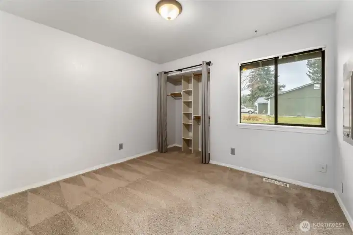 2nd bedroom