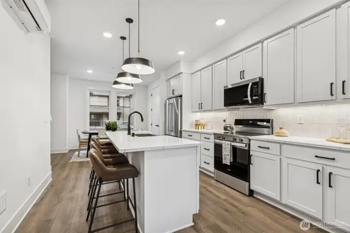 Light and bright kitchen