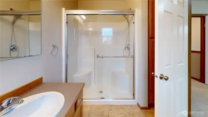 2nd bedroom 3/4 bath