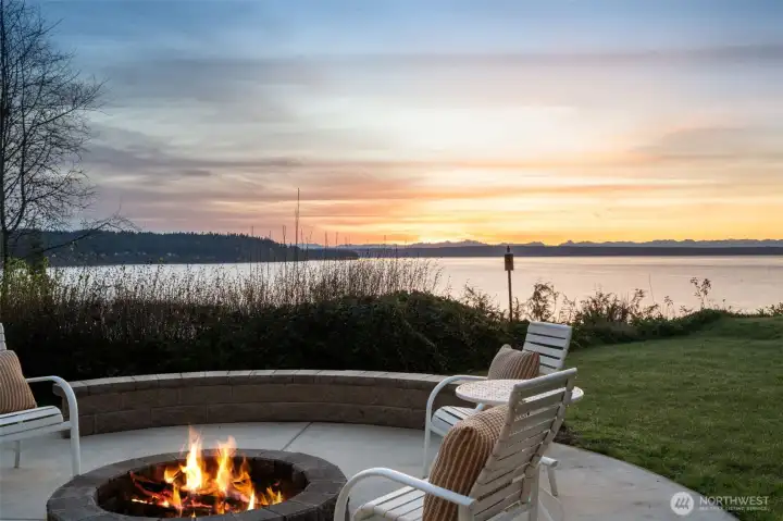 Fantastic patio with built in firepit.