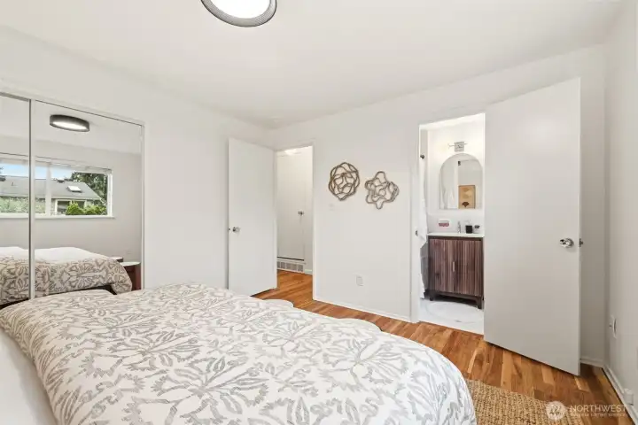 Primary en-suite bedroom