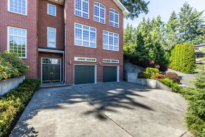 Driveway/Parking Driveway/Parking
