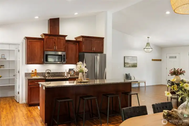 Spacious kitchen with Huge walk-in pantry!