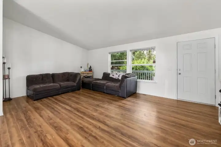 Large inviting open spaces in side. Large inviting open spaces in side.