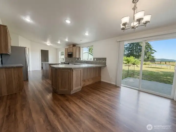 Well laid out kitchen. Well laid out kitchen.