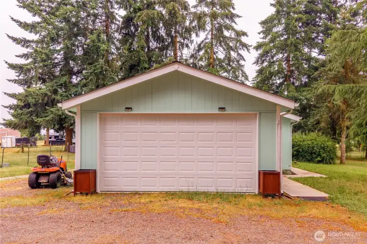 Attached 2 car garage. Attached 2 car garage.
