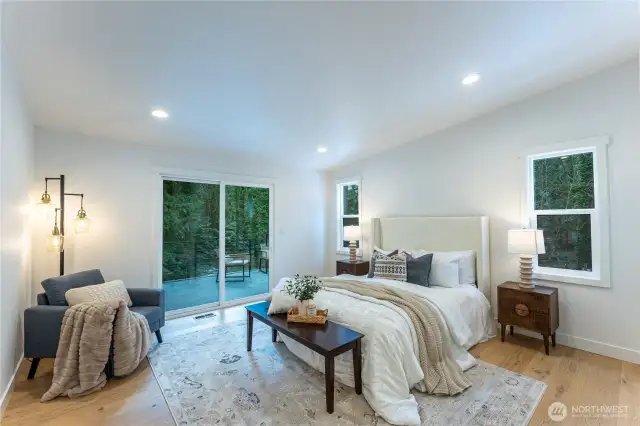 Main Floor bedroom w/Walk in closet and en suite Bathroom