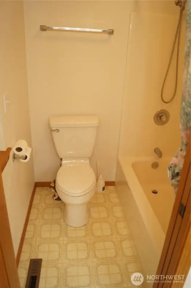 2nd bathroom