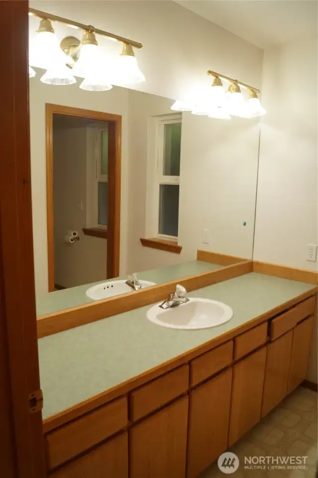 2nd bathroom