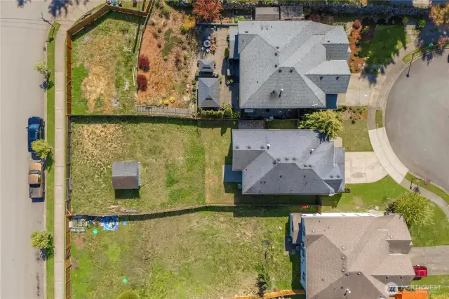 Large lot on quiet, dead-end cul-de-sac!