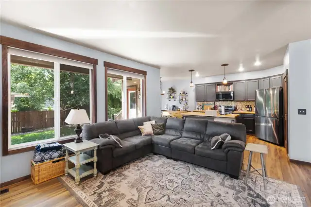 Family Room looking towards kitchen, notice the brand new solid wood window trim!
