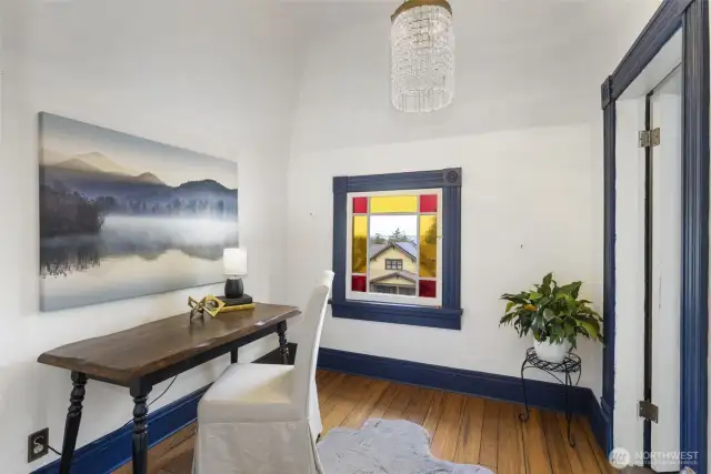 Office/den or extra closet off 2nd bedroom