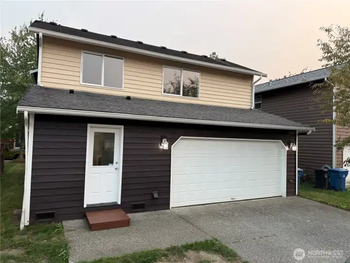 Back of home, alleyway access to double car garage