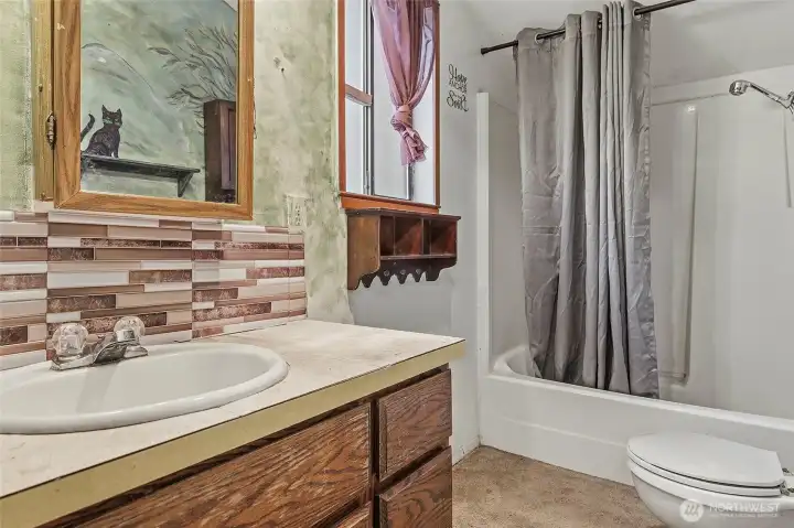 Full Bath above Garage