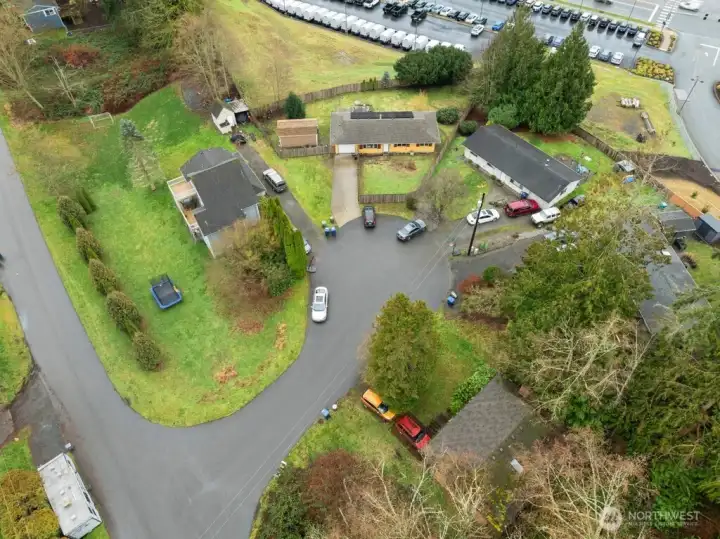 New concrete driveway and walkway - this cozy  and cute home is set on a cul-de-sac close to food, shops and services!
