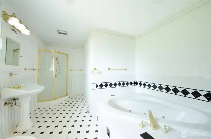 2nd Bathroom
