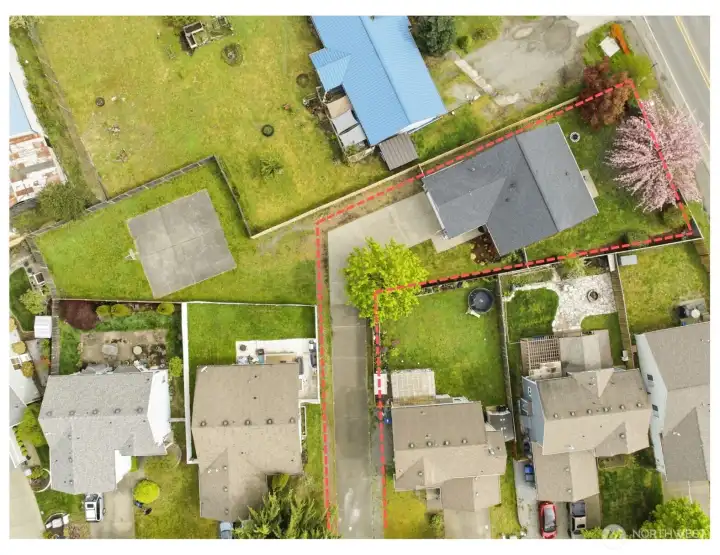 Lines are estimated to show property area