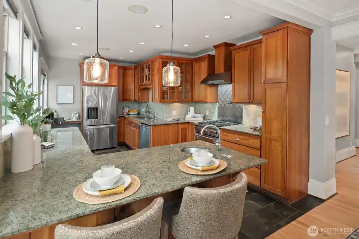 Welcoming breakfast bar Welcoming breakfast bar