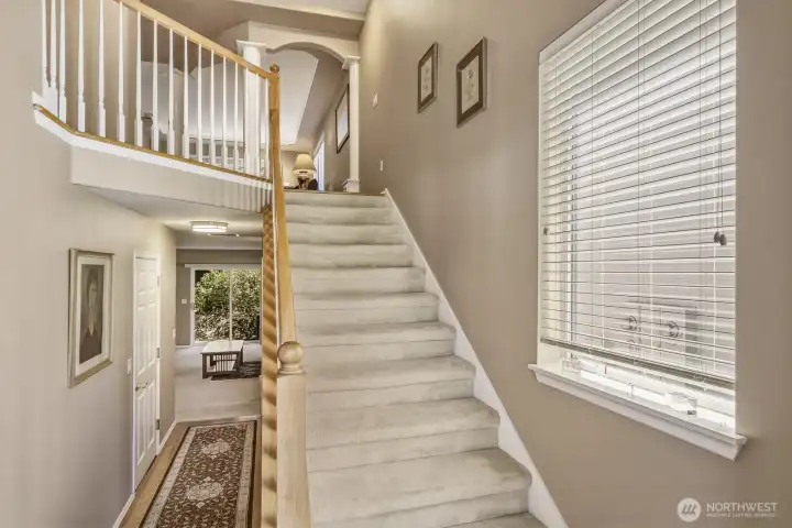 Beautiful open spindle staircase