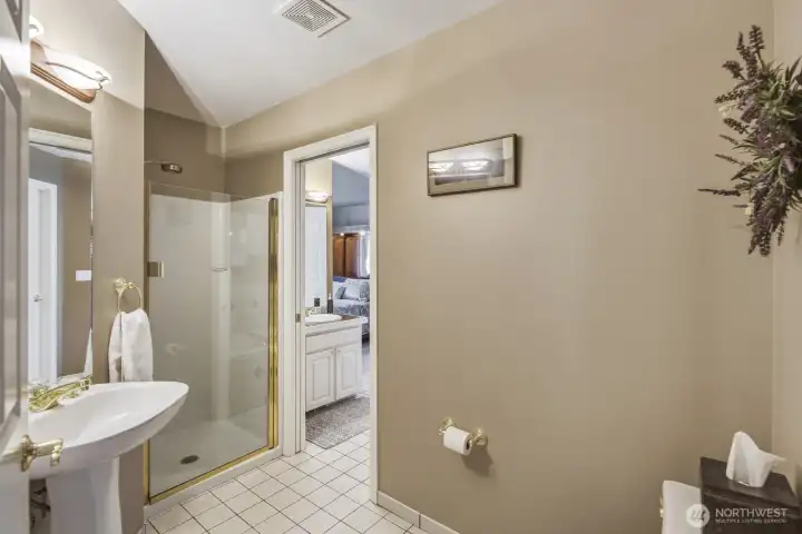 Separate walk in shower