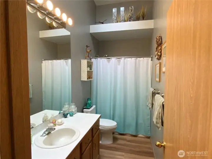 Full sized bathroom Full sized bathroom