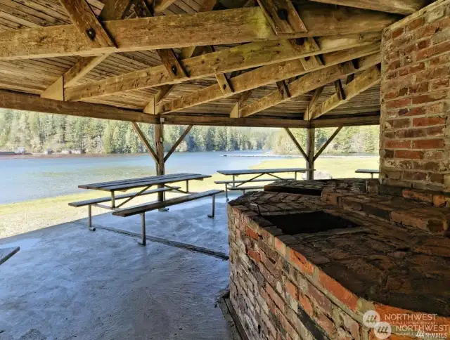 Grilling area at Private Park at Lake Kokanee