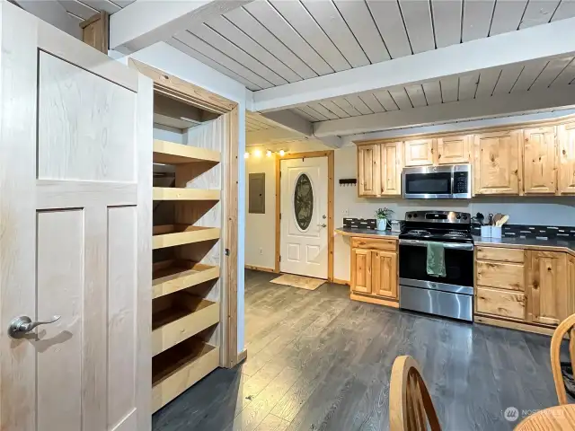 Pantry with 100lb drawer slides